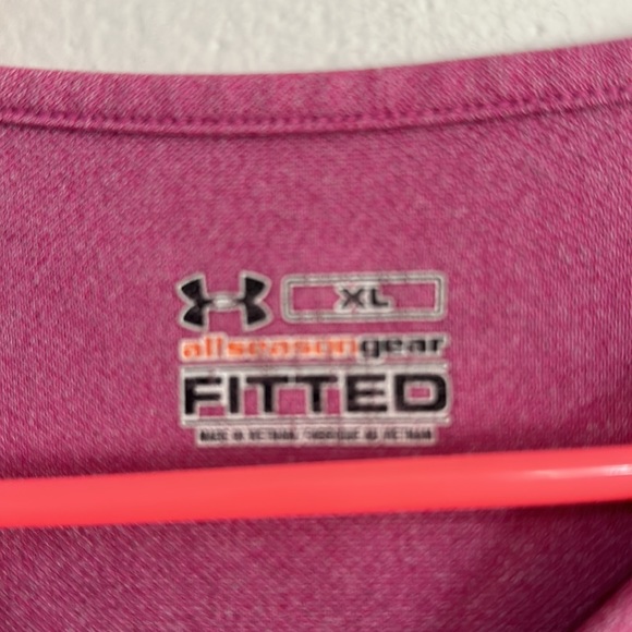 Under Armour fitted XL pink long sleeve shirt thumb holes - Picture 5 of 6